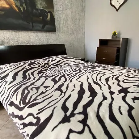 Elanza Apartment *